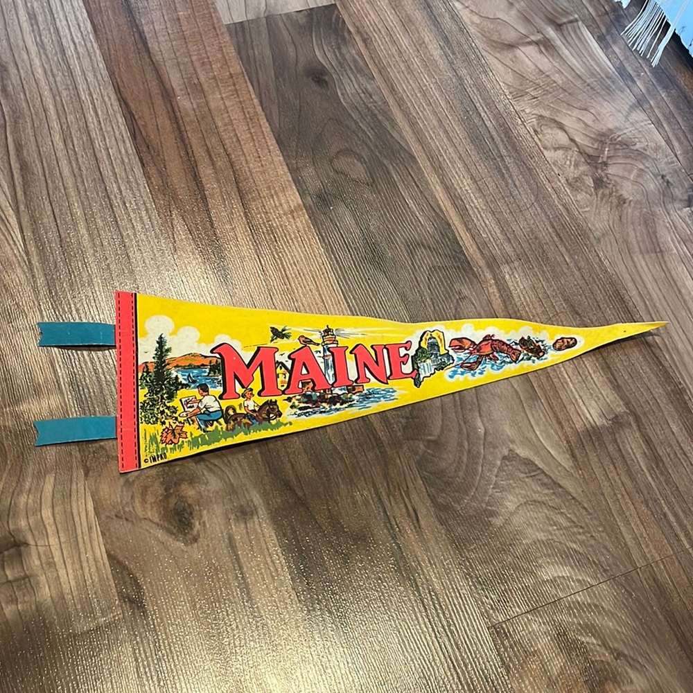 Vintage Maine Souvenir pendant banner 4 x 12